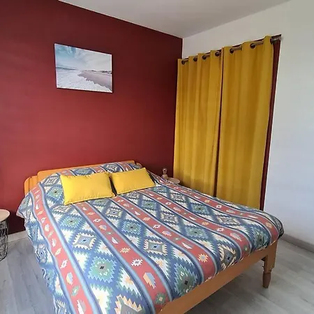 Maison 50 M De La Valentin Feriehus